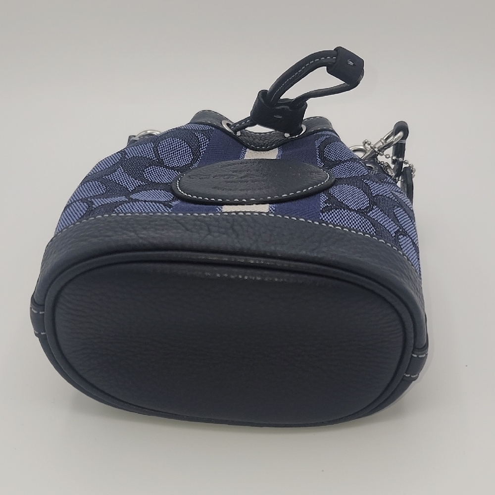 Coach Signature Drawstring Bucket Bag in Navy - Picture 3 of 7